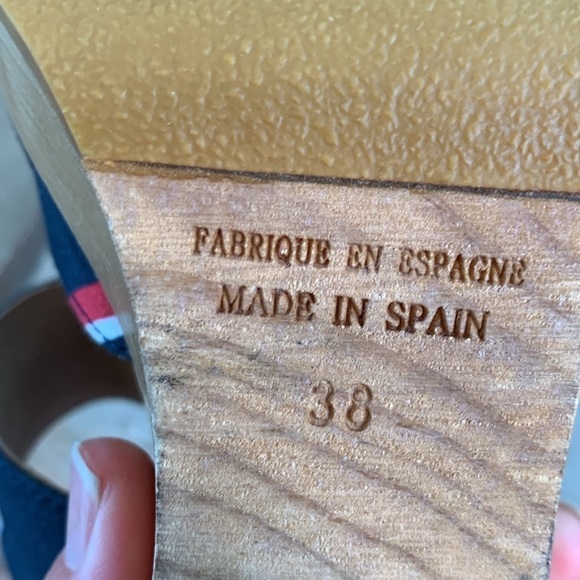 Free People sz 38 cloth red, white,& blue cloth shoes with wooden platform heels - Picture 7 of 9